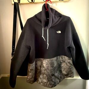 The Northface Fleece and Nylon turtleneck